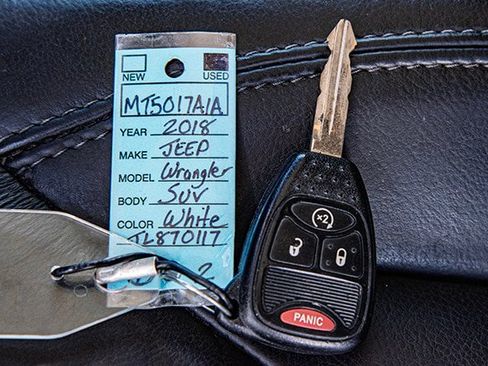 Used 2018 Jeep Wrangler Unlimited Sahara image 19