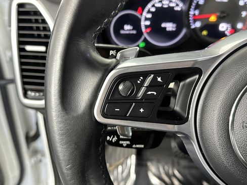 Used 2021 Porsche Cayenne Base image 27