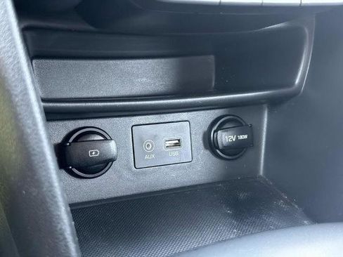 Used 2019 Hyundai Kona SE FWD image 24