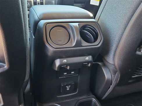 New 2026 Jeep Wrangler Unlimited Rubicon image 19