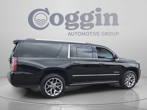 Used 2017 GMC Yukon XL Denali w/ Open Road Package AWD/4WD image 5