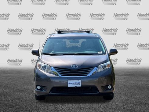Used 2013 Toyota Sienna XLE FWD image 10