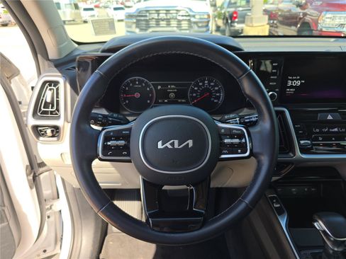 Used 2022 Kia Sorento EX w/ Panoramic Sunroof Package FWD image 30