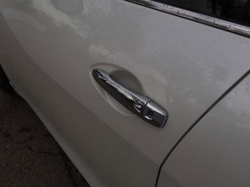 Used 2017 Nissan Maxima Platinum FWD image 13