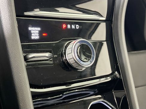 Used 2023 Jeep Grand Cherokee Limited w/ Black Appearance Package image 17