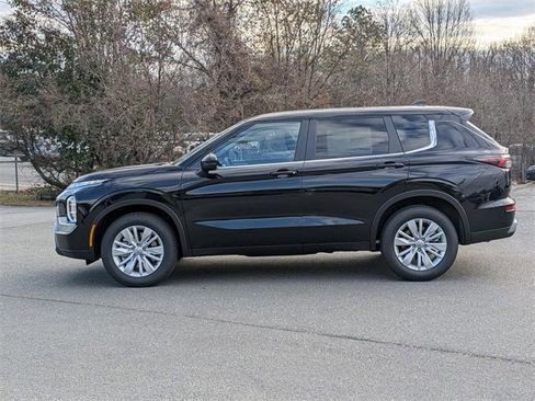 New 2026 Mitsubishi Outlander ES image 6