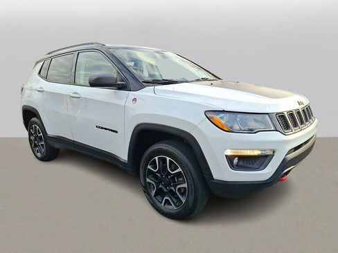 Used 2020 Jeep Compass Trailhawk image 3