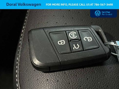 Certified 2024 Volkswagen Jetta SE w/ Panoramic Sunroof Package FWD image 28