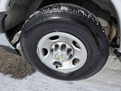 Used 2024 Chevrolet Express 2500 Work Van w/ Driver Convenience Package image 35