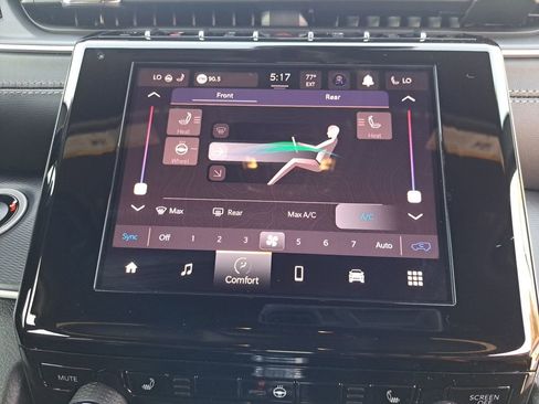 New 2025 Jeep Grand Cherokee L Altitude image 4