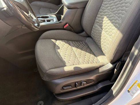 Used 2019 Chevrolet Equinox LT FWD image 14