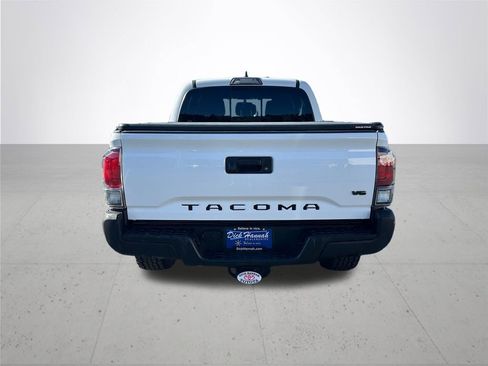 Used 2017 Toyota Tacoma TRD Sport w/ Tow Package (A/T) image 7