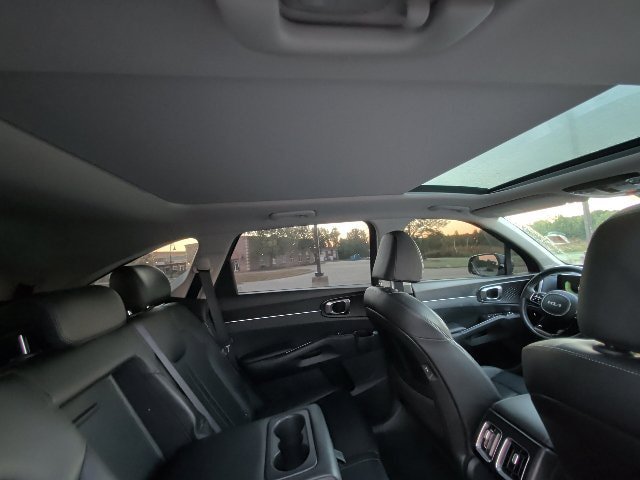 Used 2024 Kia Sorento S w/ Panoramic Sunroof Package FWD image 7