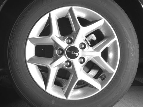 Used 2025 Kia Soul LX w/ LX Technology Package FWD image 14