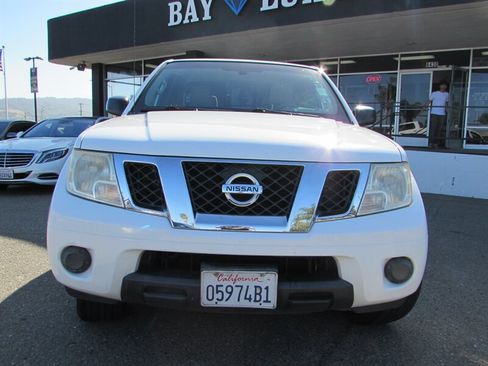 Used 2012 Nissan Frontier SV RWD image 2