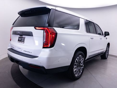 Used 2023 GMC Yukon XL Denali Ultimate AWD/4WD image 25