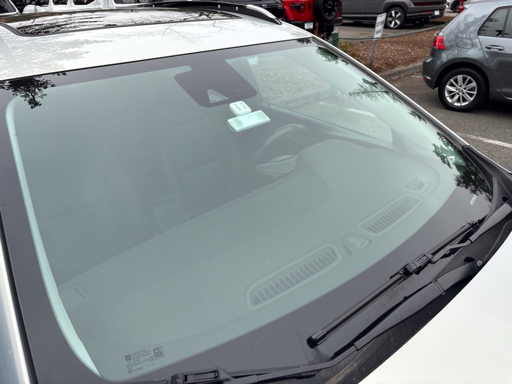 Used 2023 Chevrolet Bolt EUV Premier w/ Sun & Sound Package FWD image 12