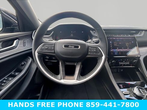 Used 2023 Jeep Grand Cherokee Limited w/ Luxury Tech Group II AWD/4WD image 8