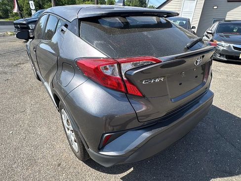 Used 2021 Toyota C-HR LE FWD image 7