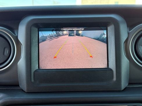 Used 2022 Jeep Wrangler Unlimited Sport image 26