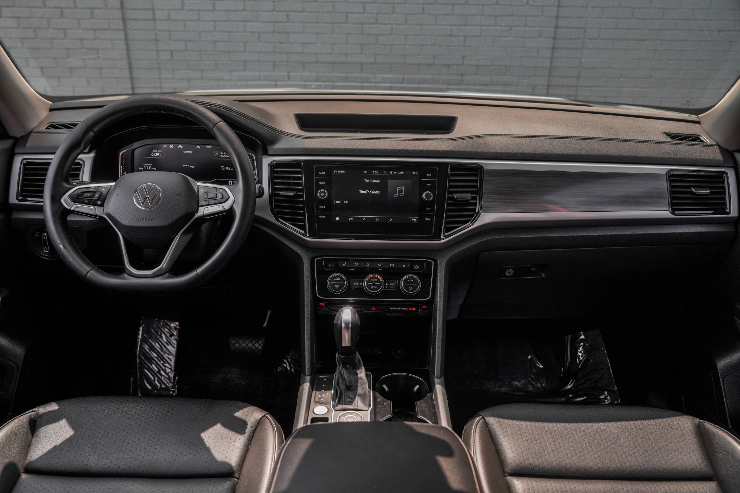 Used 2021 Volkswagen Atlas SEL AWD/4WD image 14