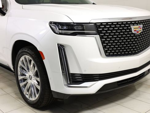 Used 2022 Cadillac Escalade ESV Premium Luxury w/ Performance Package image 37