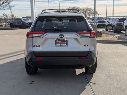Used 2025 Toyota RAV4 XLE Premium image 7
