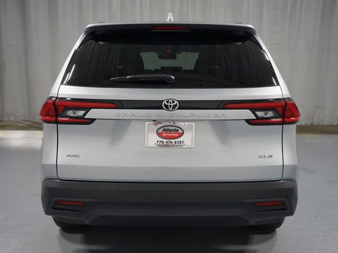 Used 2024 Toyota Grand Highlander XLE image 7