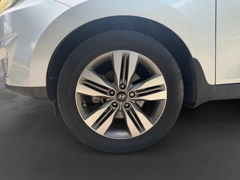 Used 2015 Hyundai Tucson Limited w/ Option Group 03 FWD image 9