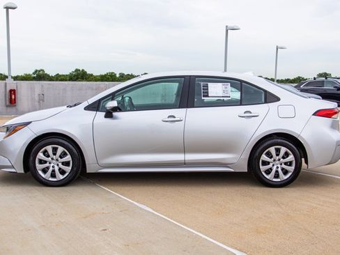 Used 2026 Toyota Corolla LE FWD image 8