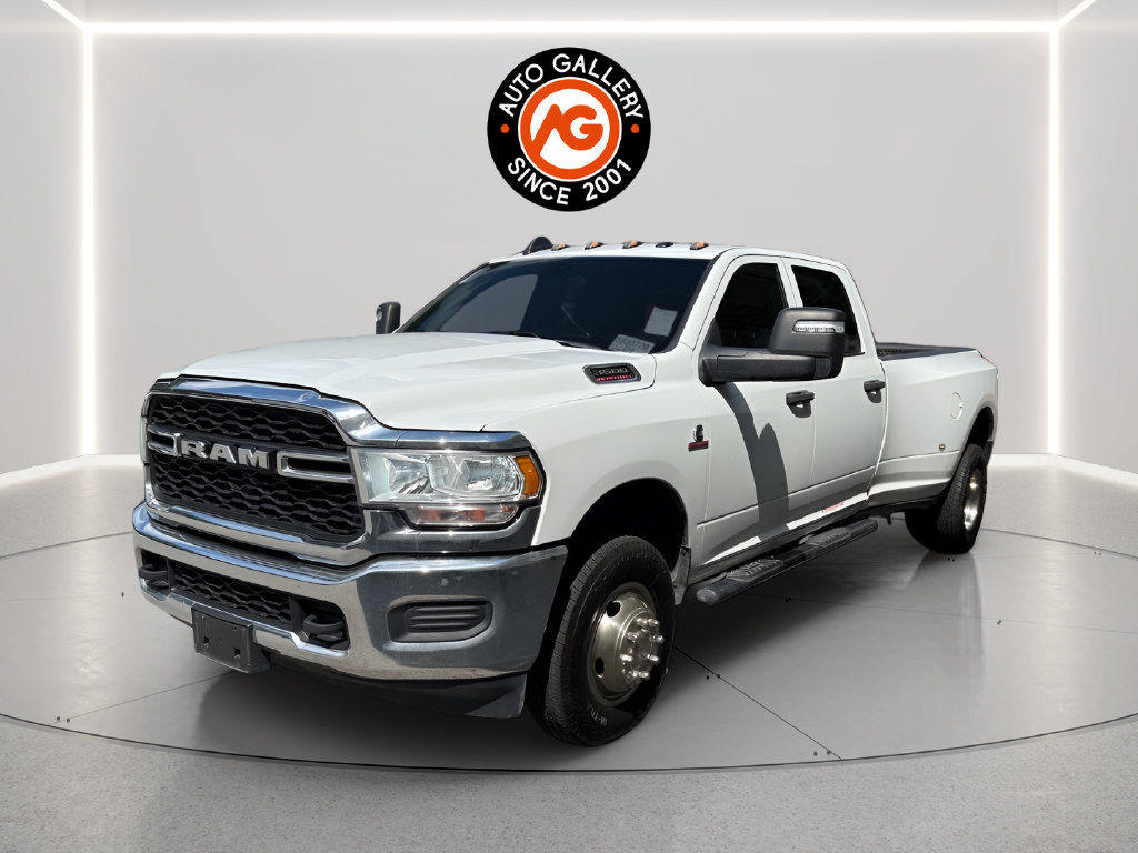 Used 2024 RAM 3500 Tradesman w/ Chrome Appearance Group AWD/4WD image 3