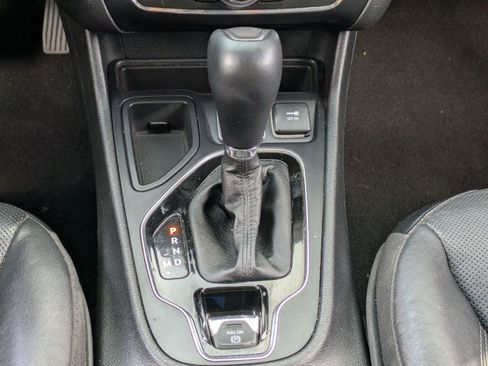 Used 2020 Jeep Cherokee Limited image 28