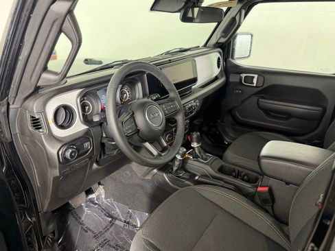 Used 2025 Jeep Wrangler Unlimited Sport AWD/4WD image 14