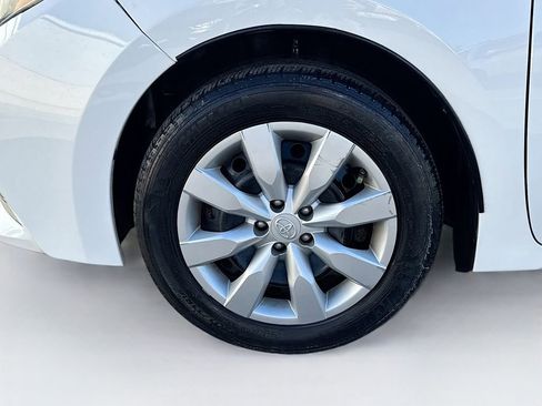 Used 2016 Toyota Corolla LE image 38