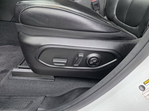 Used 2024 Jeep Grand Cherokee Limited image 13