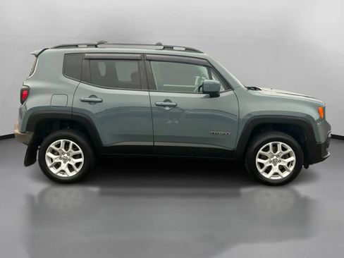 Used 2018 Jeep Renegade Latitude w/ Cold Weather Group AWD/4WD image 7