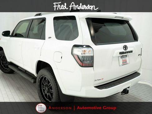 Used 2019 Toyota 4Runner SR5 AWD/4WD image 3