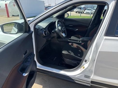 Used 2024 Nissan Kicks SR FWD image 18