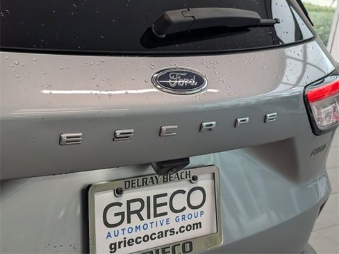 Used 2021 Ford Escape SEL w/ Technology Package image 10