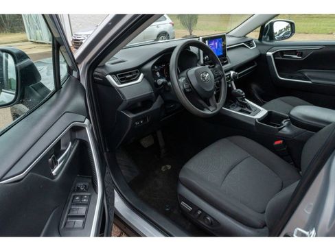 Used 2024 Toyota RAV4 XLE image 10