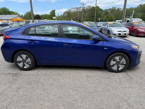 Used 2020 Hyundai Ioniq Blue FWD image 5