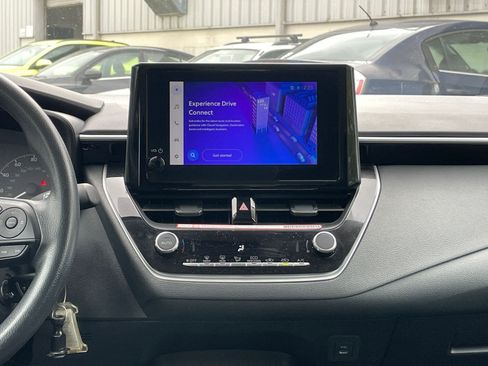 Used 2025 Toyota Corolla LE image 21