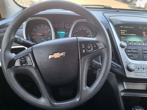 Used 2017 Chevrolet Equinox LS image 25