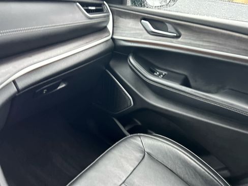 Used 2021 Jeep Grand Cherokee L Limited image 43