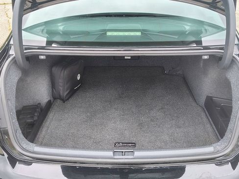 Used 2015 Volkswagen Passat TDI SEL Premium FWD image 16