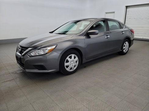 Used 2017 Nissan Altima 2.5 S w/ Power Driver Seat Package FWD image 2