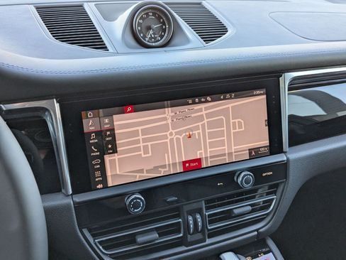 New 2026 Porsche Macan image 17