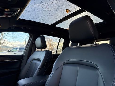 New 2025 Jeep Grand Cherokee Limited w/ Black Appearance Package image 27