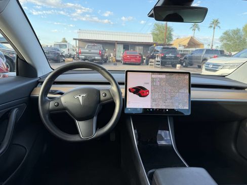 Used 2020 Tesla Model 3 Standard Range Plus image 15