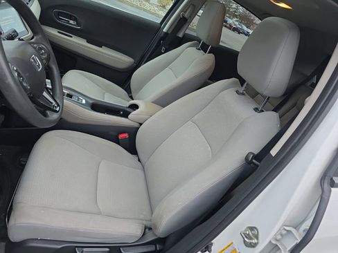 Used 2021 Honda HR-V EX image 10